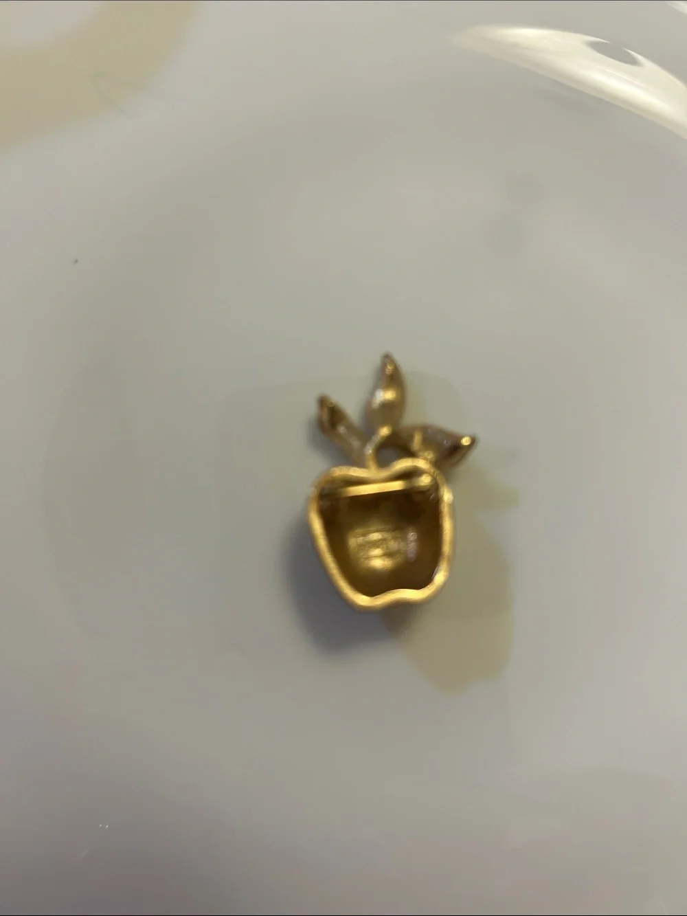Avon Vintage/Retro Gold Tone 1970’s Apple Brooch Pin 17mm